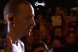 691K views · 33K reactions | Uma das performances mais emocionante da música "Crawling" do Linkin Park. ❤ Siga nossa página no Instagram: instagram.com/portallinkinpark  | Portal Linkin Park | Facebook