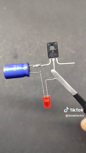 Rangkaian LED Blitz Sederhana untuk Elektronik