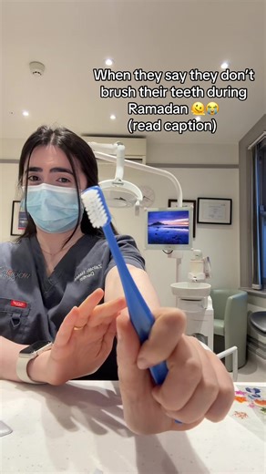 There’s a common misconception that brushing your teeth breaks your fast during Ramadan. It doesn’t invalidate the fast as long as you don’t swallow toothpaste or water. The Prophet ﷺ encouraged oral hygiene and regularly used miswak, even while fasting. Maintaining cleanliness and oral hygiene is still important during Ramadan 🪥🌙 #ramadan #ramadan2026 #muslimtiktok #learnontiktok #didyouknow