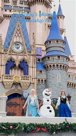 When Olaf, Elsa & Anna Meet Mickey & Minnie ❄️✨