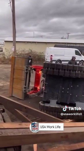 Bad construction and poor workmanship can cause serious problems in a building. In this video, you can see a clear example of sloppy construction and why quality work really matters. Details like this show the importance of hiring skilled professionals and doing the job the right way. #badconstruction #constructionfail #poorworkmanship #constructionmistake #contractorfail