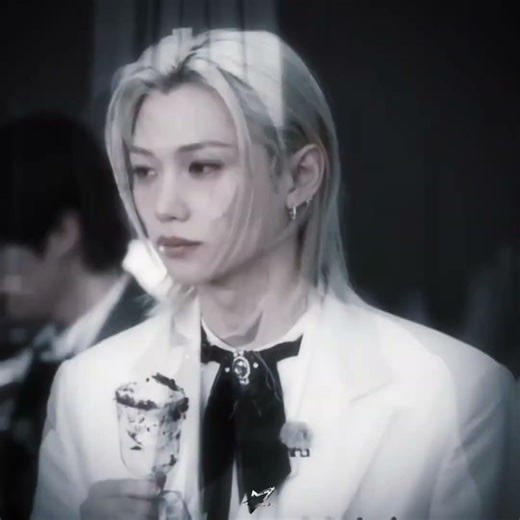 He feels like a dream you can’t hold onto ✨ #shorts #straykids #felix #leefelix #yongbok #fyp #trend