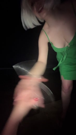 Why is she bullying me on the beach?! 😂 😳😅 @whatsthenewsoap2day