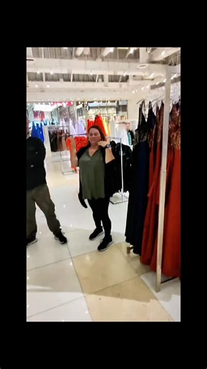 TheJuicyBodyGoddess on Instagram: "This baby has been bullied & mom wanted to bring her here to just get some love & confidence ran on her. #juicybodygoddess #plussizeprom #plussize"