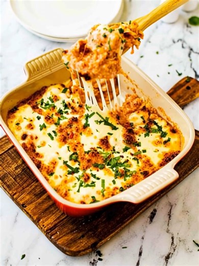 keto chicken parmesan casserole Juicy cheese-stuffed chicken breasts seared in olive oil and topped with marinara sauce and a mixture of parmesan and mozzarella cheese. This delicious keto-friendly stuffed Parmesan chicken is healthier, filling, and only 4 net carbs per serving! Ingredients 4 small chicken breasts (or about 1 pound) 1 cup shredded mozzarella cheese (or your favorite melting cheese) 1/2 cup grated parmesan cheese Full Recipe in First comment Enjoy ❤️ 👇👇 | Olivia Recipes