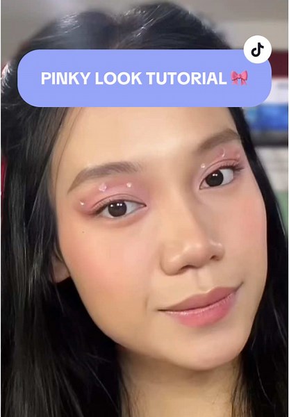 Tutorial Makeup Pinky untuk Festival