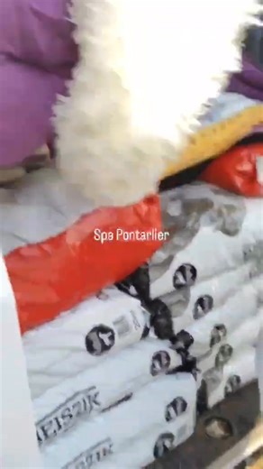 Première distribution à la SPA de Pontarlier #distrubution #spa #animals | Lutz Cindy