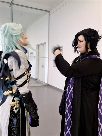 We don't bite 😇 Pantalone: @🍇~Lord Dionysus~🍇 #dottolone #genshin #dottorecosplay #pantalonecosplay #dedeco2026