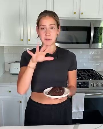 healthy microwave brownie: ready in minutes! | Calla’s Clean Eats