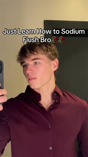 SODIUM FLUSH 🧂💧 | Simple Water-Weight Reset If you’re bloated or puffy, this fixes electrolytes hydration instead of cutting salt. DAY 1 – SIGNAL SAFETY • 3–4L water • Salt every meal consistently • Potassium foods: potatoes, bananas, spinach, avocado • 10–15 min walking • No alcohol or ultra-processed foods DAY 2 – FLUSH • 4–5L water spaced evenly • Keep sodium high all day • Simple meals: rice, potatoes, lean protein • Optional dandelion or green tea • Sleep 8–9 hours DAY 3 – LOCK IT IN • Wa