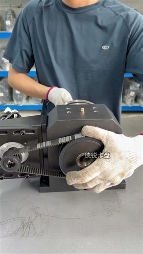 The pneumatic chuck spindle is integrated with a servo motor and a synchronous pulley for rotation.