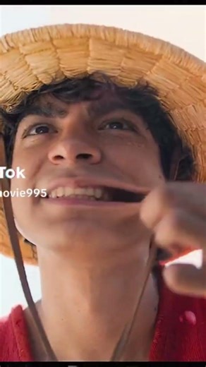 He’s a rubber man 👨🏾 🌚 #shegz_mighty