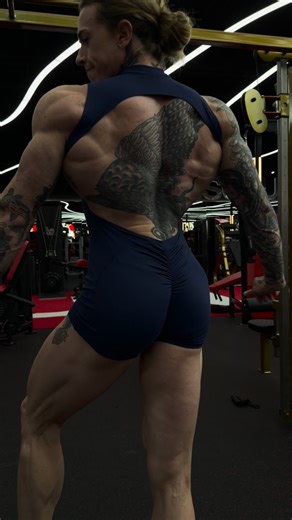 Michelle McNamee | IFBB PRO 🌐 on Instagram: "jus a lil’ hangry lol 🤡🤡🤡 but on a brighter note… of course it’s back day 💪🏻#backday #reallivewire bodysuit @ape.mmxxv —code michelle20 videographer @lindsey.contreras42 • #bodybuilding #girlswholift #backdayworkout #latqueen #ifbbpro #profigure #prep #figurecompetitor #hangry #partofit #lovethis #femalebodybuilding"