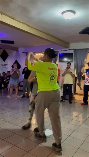 Uneteeeeeee!!!! Unique Style Dance Studio PR #lanegradeunique #CulturalCelebration Dancing Dancing by Norma Rivera !! Info 7874449704 Seguimos 🔥!! A gozar en la fiestas !! Aprende con Norma L. Rivera !! Cursos nuevos comienzan en Enero ! ( No tengo derechos de autor 🎺) | Unique Style Dance Studio PR