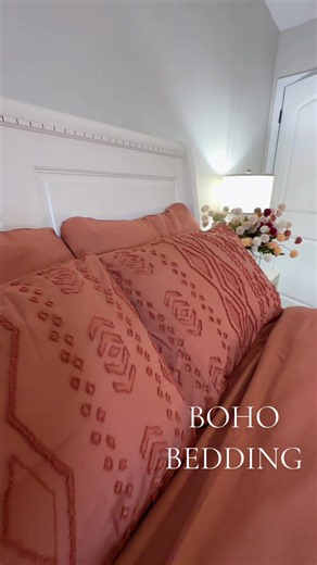 🌺 This 7 piece boho comforter set is a complete bedding refresh! #creatorsearchinsights #bedinabag #bohobedding #bedding #tiktokshopfalldealsforyou @Monbix
