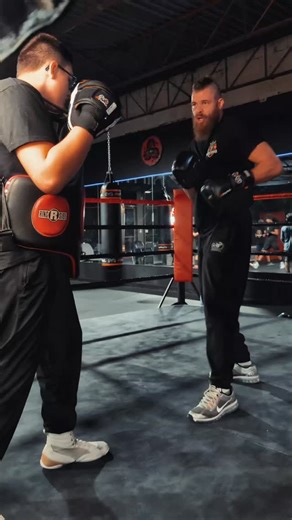 422 reactions · 13 shares | 兩 Faux Crochet pour Ouvrir la Porte   Set-up Uppercut au Foie  #boxe #viking #uppercut #foie | Club de Boxe Viking | Facebook