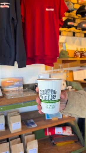 Pacific Beach Since 1887 on Instagram: "Meet @boardsnbeans_ an eco conscious cafe brewing coffee roasted here in La Jolla, sourced from fair trade, women owned, small farms and delicious homemade syrups☕️ Partnered with @gordonandsmith they have an onsite shaping bay, shaping lessons & rentals 🏄‍♂️ Come grab a coffee, hang out or work from home, or take a board out 🌊 📍763 Turquoise St"