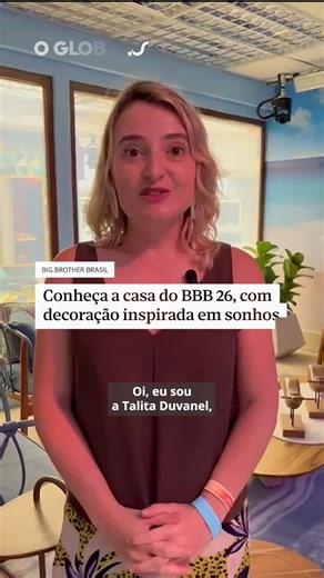 POR DENTRO DA CASA DO BBB 26 👀 | Só faltou pegar as chaves. Depois de visitar com exclusividade o imóvel na planta, O GLOBO finalmente conheceu a casa do BBB 26 pronta para receber os inquilinos que chegam na segunda-feira, quando estreia o reality show da TV Globo. Jornalistas e influencers foram divididos em dois grupos, os de pulseira azul e os de verde, de forma aleatória, assim que chegaram aos Estúdios Globo, no fim da tarde desta quinta-feira. A separação era mais do que necessária: a ca