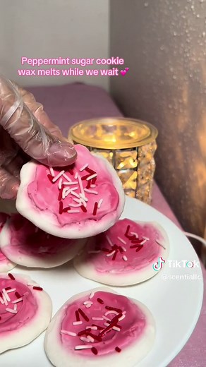 Making wax whip frosting 💕 #waxfrosting #whippedwax #whippedwaxcandles #dessertcandles #soycandles