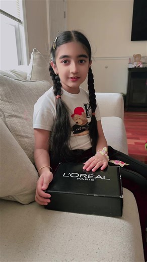 Unboxing Yona's Makeup Box from L'Oreal
