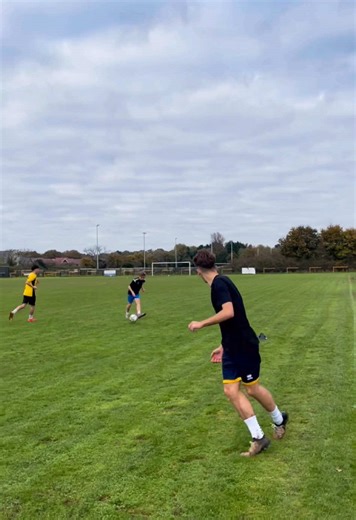 Link up rotation play/1v1 work. 🔥 #Football #Coaching #Drills #LinkUp #1v1 #Reps #Session #LetsGo