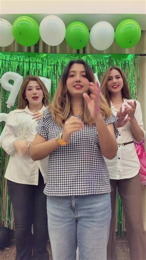 Sharma gaye mai hai hai @Phyu Mar @Noor Amerah