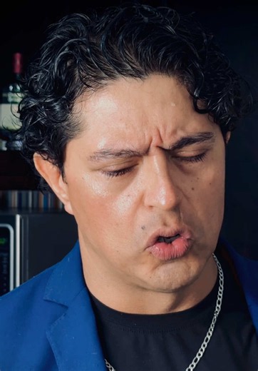 Las palomas siempre vuelan a donde hay pan!!! José José - El más feliz del mundo. #josejose #music #feliz #canciones #fyp