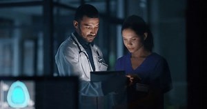 Doctors Nurses Teamwork Tablet Xray Mri 库存影片视频（100% 免版税）1110538631 | Shutterstock