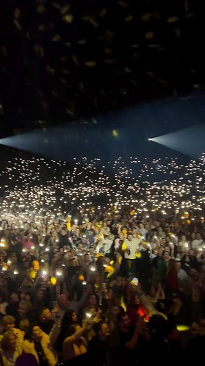 Daca vrei sa faci parte din povestea noastra, Traditional 2, ne vedem pe 8 martie in Bruxelles ❤️🥰 Bilete aici: https://concert-andra-ingarena.ticketlive.be/selection | Andra