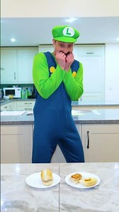 Sneaky Luigi tricked Mario and Princess Peach #funny #supermario #mario #luigi