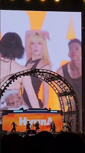 (251109) "FanCam" HyunA (현아) Lip & Hip (2) at Waterbomb Macao 2025.