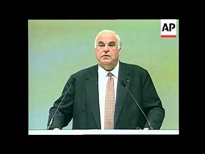 GERMANY: BREMEN: HELMUT KOHL SPEAKS AT CDU CONFERENCE