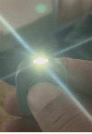 Magnetic key chain flashlight 🤩 #keychainlight #keychainflashlight #tiktokmademebuyit #tiktokshopfinds #keychain