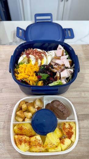 1.4M views · 10K reactions | Husband’s Lunch  Smash or Pass? Could you work in 109°?掠 Are you a Bread and Butter Pickle fan? I hated them till I tried these 襤襤 #lunchformyhusband #husbandlunch #worklunchideas #lunch #packalunchwithme #packalunchformyhusband #bento #bentobox #lunchesforhusband #worklunchideas #easycoldlunchesforwork #lunchesforwork #easyworklunches #lunchideasforguests #officelunch | heathercoxzzz | Facebook