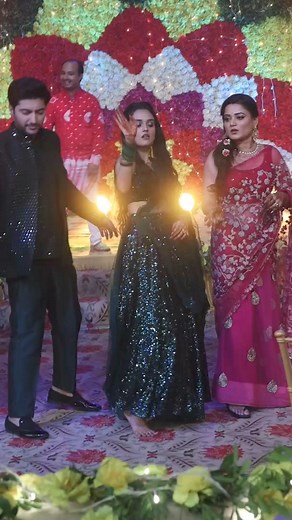 8.2M views · 10K reactions | Suhagan Serial behind the scenes Swara Vedant dhwani dance & Masti #youtubeshorts #reelsviralシ #Suhaagan #tellyskyreporter #love #behindthescenes #serial #shorts #BTS #reels | Tellysky Reporter | Facebook