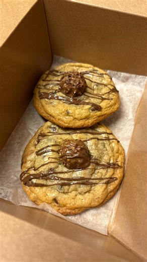 SweetTreats ForDayz ™️ on Instagram: "Ferrero Rocher cookies 😍🍪🍫 rich, nutty, & perfectly golden 💛 @sweettreatsfordayz 👩🏻‍🍳 #baked #cookies #baking #bakers #cookies #cookieindulgence #cookieinspo #cookielovers #yum #delish #cookieheaven #cookietime #cookieaddict #sweettreatsfordayz #foodies #reels #sweets #creamy #nutty #fererrorocher #candies #hazelnuts #chocolatelovers #cookiemonster #cookierunovenbreak #bakerofinstagram #bakerslife #delisyoso #cookiedough #hollister #northerncali"