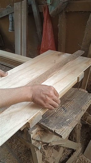 Pemotongan kayu dengan dudukan #woodworking #wood #diy #tools #tooltips #woodwork #furniture