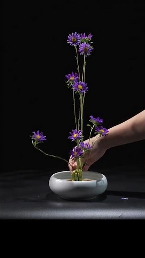 The Most Elegant Floral Decor Idea You'll See Today 💜