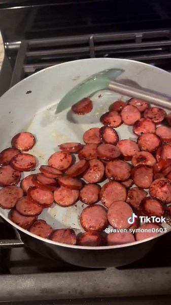 Sunday Dinner Is Served! Special Request By My Man! Video didnt show all the seasonings I used 🔥 #SouthernStyleCabbage #FriedPorkChops #HoneyGlazedCornbread