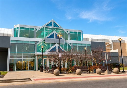 Tri-County Mall, Cincinnati, OH: A 1960 Dream Now Waiting For Demolition - BestAttractions