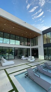 Send this to the person you’d want to live here with 💭🌴 Very excited to show you guys the full tour of this gorgeous $8,995,000 Miami home, coming very soon to our YouTube channel! 🎥 Listed for sale by @michaelmartinezrealtor #theluxuryhomeshow #luxurylifestyle #luxuryhomes #miamihomes #dreamhome | The Luxury Home Show