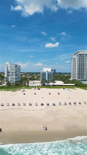 Stretching across miles of pristine golden sand beaches, The Singer Oceanfront Resort’s newly renovated oceanfront escape invites you to embrace the coastal lifestyle. 🌊✨ Choose to relax in a panoramic waterfront room, lounge by the pool in a private cabana, or soak up the sun in a complimentary beach chair. Experience paradise to the max with their on-site beach services 👇 🏖️ Collection of beach gear, from snorkels to sandcastle kits 🛶 Kayaks, paddle boards, and boogie boards for endless wa