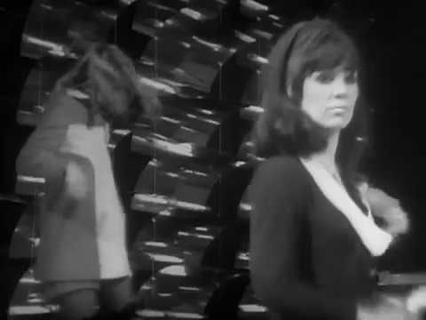Top Of The Pops - 1967.12.26 - Diana Ross & The Supremes - Reflections (danced to by the Go Jo’s)