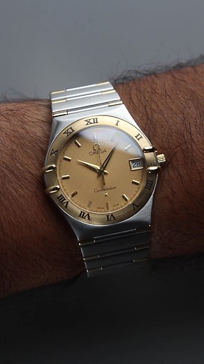 إصدار كلاسيكي من شركة اوميقا لفئة “Constellation” من إصدارات التسعينات، بالعلبة الاصلية. اوميقا كونستليشن 🌌 كوارتز 🔋 ‏‎إصدار سنة ١٩٩٨ ‏‎مقاس: ٣٤ مم ‏‎لون المينا : ذهبي 🥂. ‏‎المرفقات: علبة حافظة 📦. ‏‎الحالة: نظيفة جداً. Omega Constellation 🌌 Quartz 🔋 Referenced to 1998. Size: 34mm. Gold dial 🥂 Box only 📦. Very good condition • 📩Please DM for Price & Details📩 ‎📩يرجى التواصل عالخاص للسعر والتفاصيل📩 • • • • #omega #omegaconstellation #omegavintage #omegawatches #omegawatch #vintage #vint