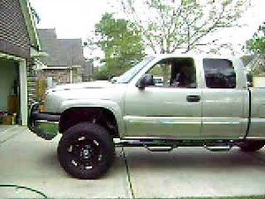 Chevy z71 silverado with Flowmaster exhaust (2003 1500!)