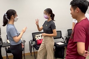 5.3K views · 93 reactions | These NUS healthcare students are learning sign language to better serve the deaf community. The interest group has about 50 to 60 students in their classes at any one time, averaging at about 200 to 300 students every year, for the last six years. Read more: https://tdy.sg/3F2FCsN Video: Raj Nadarajan, Ili Mansor/TODAY | TODAY | Facebook