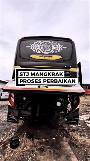 Damaged Stj in the process of being repaired #bus #stj #sudirotunggajaya