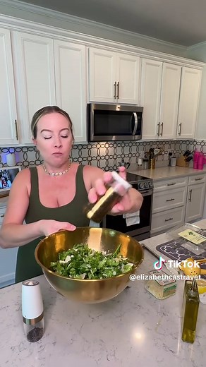 Easy Arugula Parmesan Salad Recipe