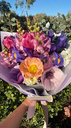 The first of our poppies and Dutch iris heading into Cloncurry today. 🧡 | Rosebud Station Flower Farm