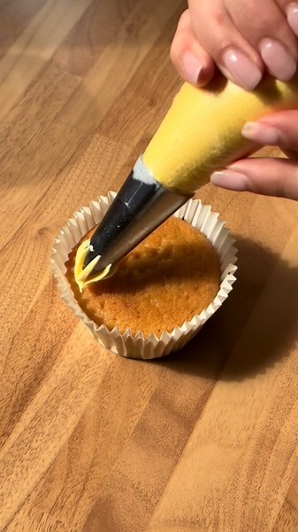 4 Easy Buttercream Piping Designs for Beginner Bakers